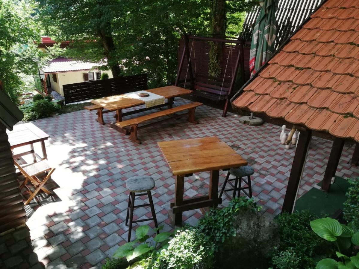Holiday Home Mreznica غورنيي زفيتْسا المظهر الخارجي الصورة
