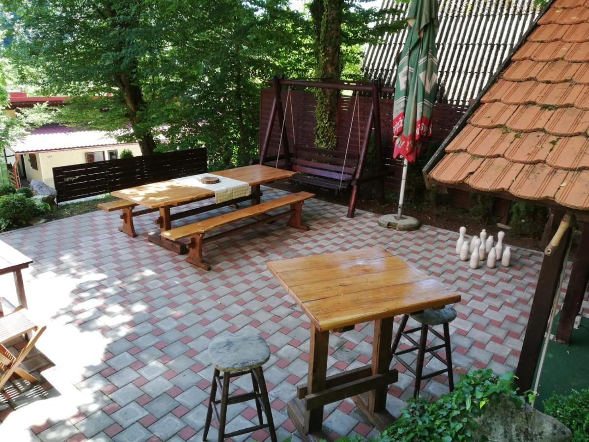 Holiday Home Mreznica غورنيي زفيتْسا المظهر الخارجي الصورة