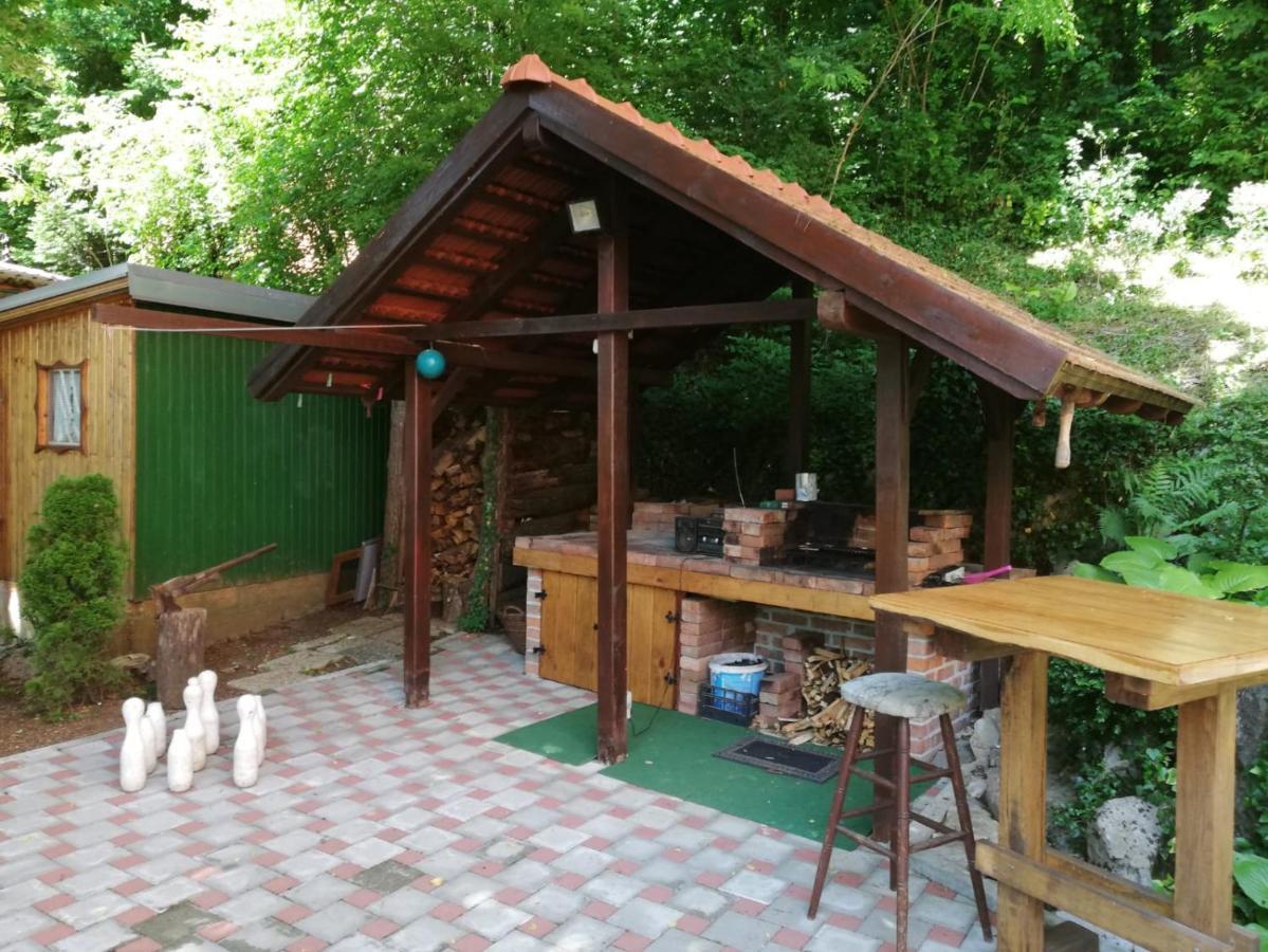Holiday Home Mreznica غورنيي زفيتْسا المظهر الخارجي الصورة