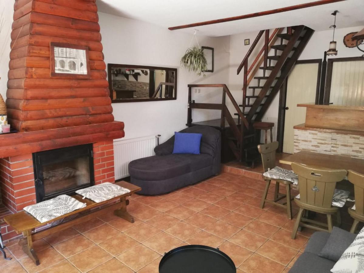 Holiday Home Mreznica غورنيي زفيتْسا المظهر الخارجي الصورة